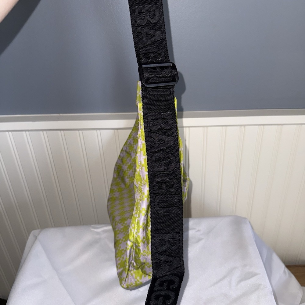 Baggu Green Pink Pixel Gingham Medium Crescent Shoulder Bag Purse Nylon Recycled - Picture 5 of 12